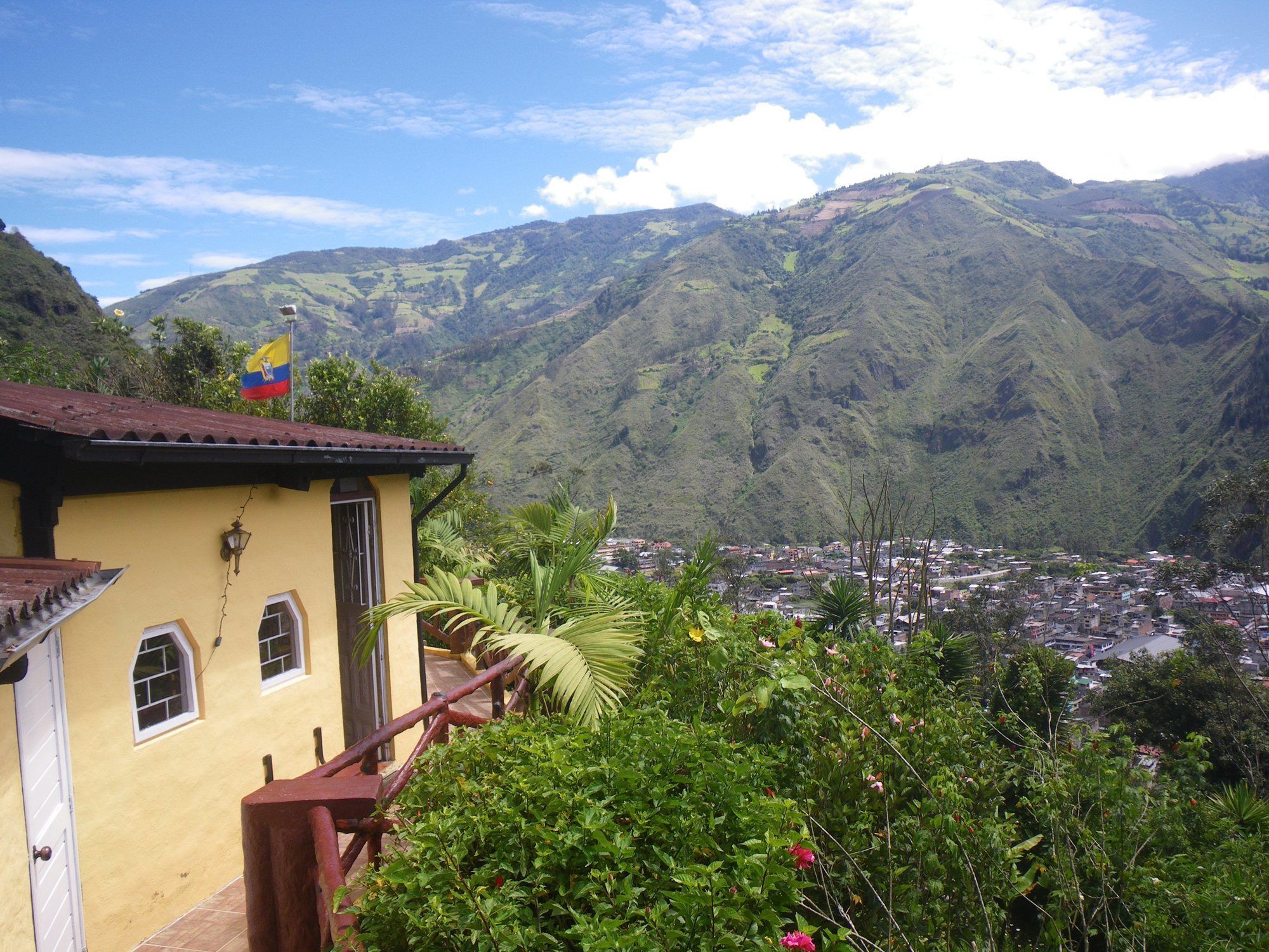 Hotel La Casa Amarilla Baños Exterior foto